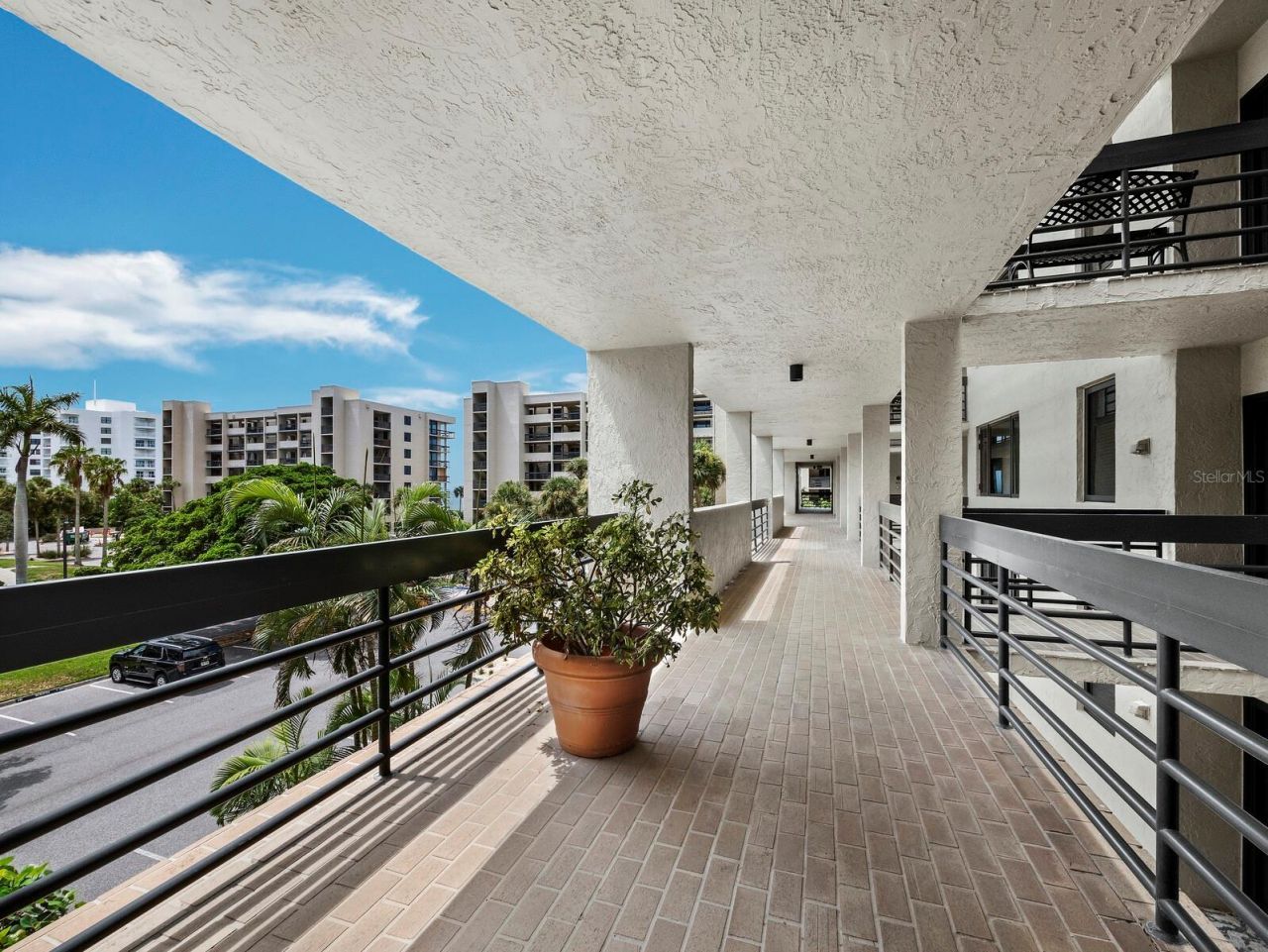1075 Gulf Of Mexico Drive, Unit 205, Longboat Key, FL 34228 Photo