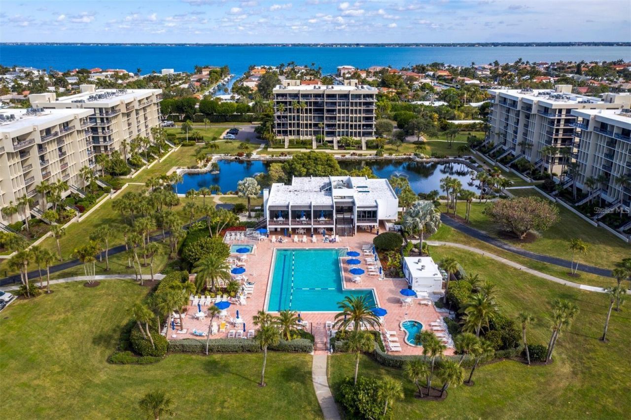 1075 Gulf Of Mexico Drive, Unit 205, Longboat Key, FL 34228 Photo