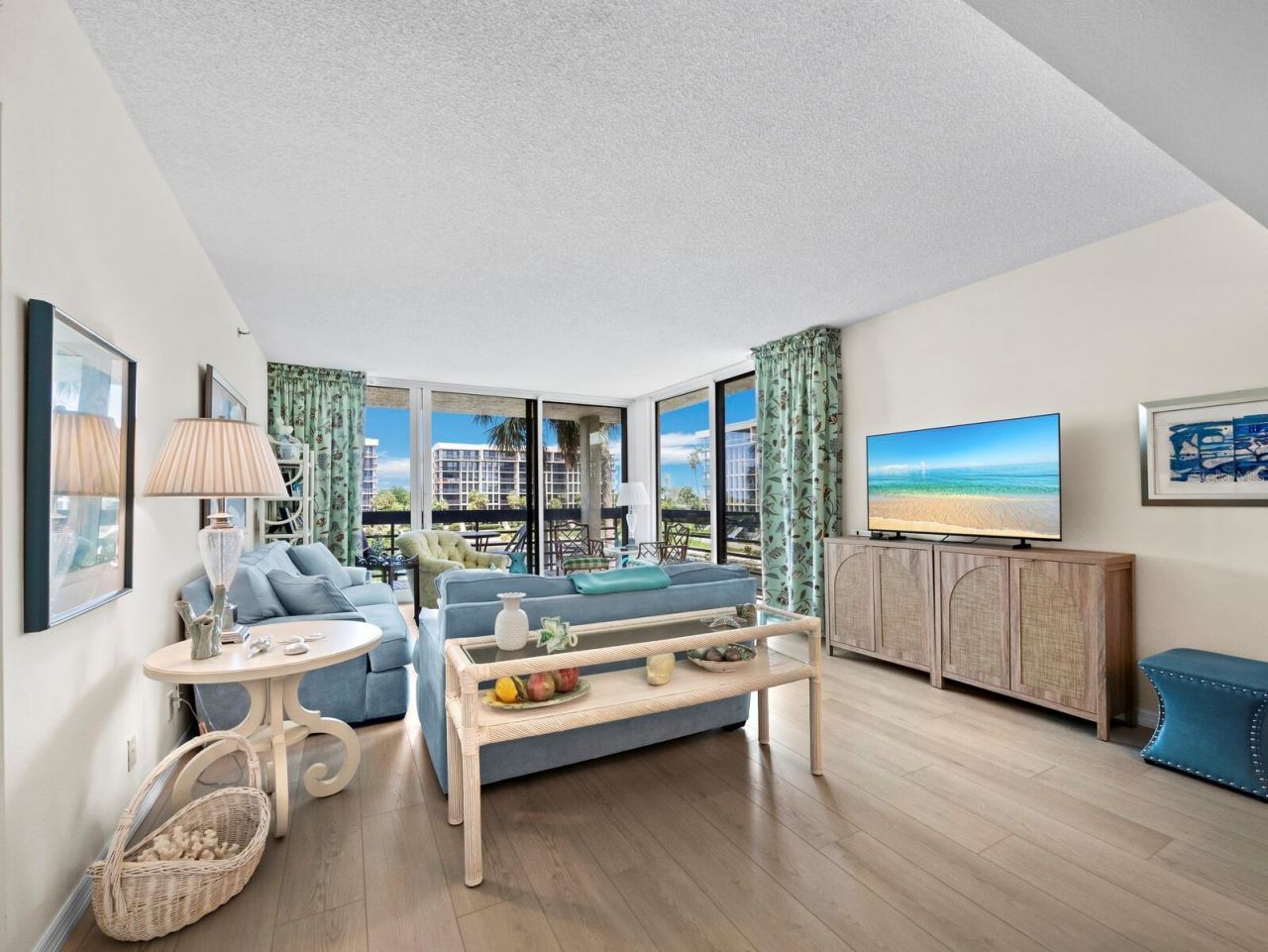 1075 Gulf Of Mexico Drive, Unit 205, Longboat Key, FL 34228 Photo