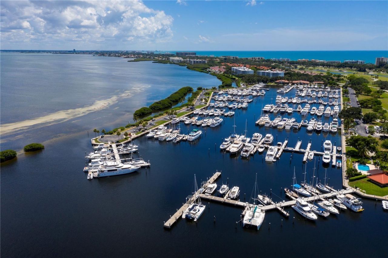 1075 Gulf Of Mexico Drive, Unit 205, Longboat Key, FL 34228 Photo