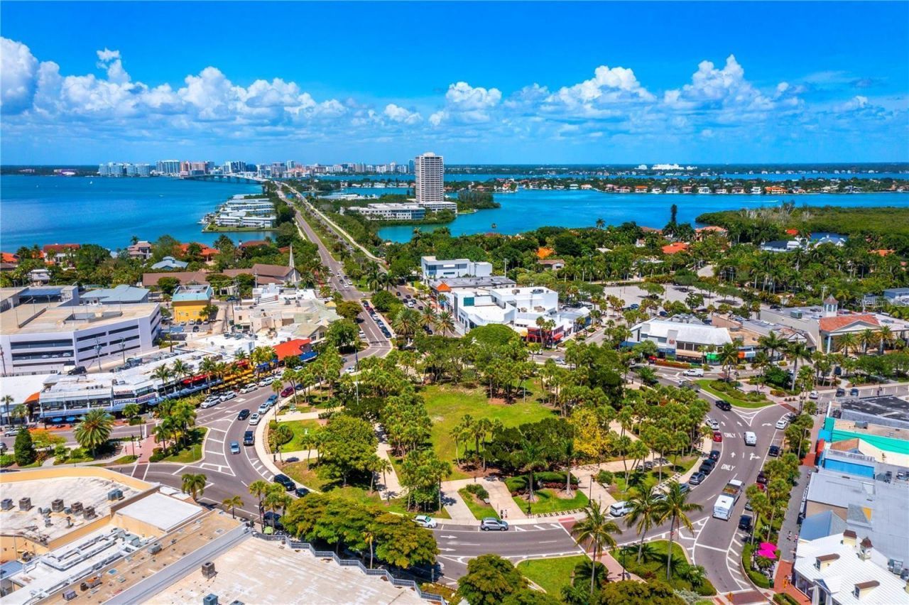1075 Gulf Of Mexico Drive, Unit 205, Longboat Key, FL 34228 Photo