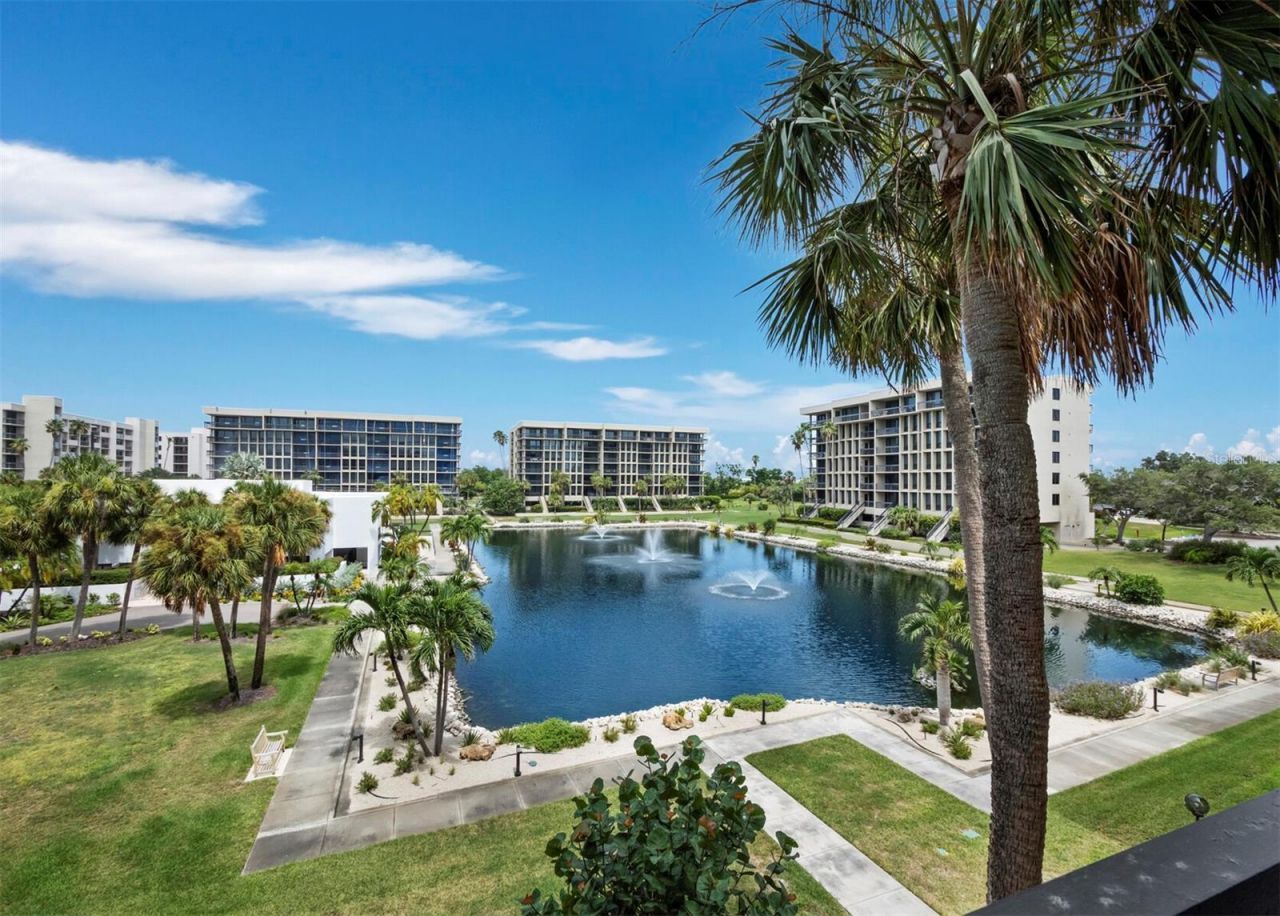 1075 Gulf Of Mexico Drive, Unit 205, Longboat Key, FL 34228 Photo