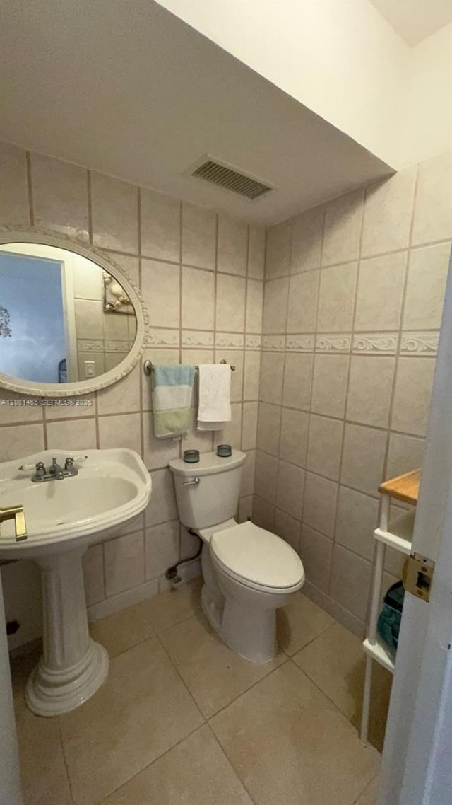 210 172nd St , Unit 144, Sunny Isles Beach, FL 33160 Photo