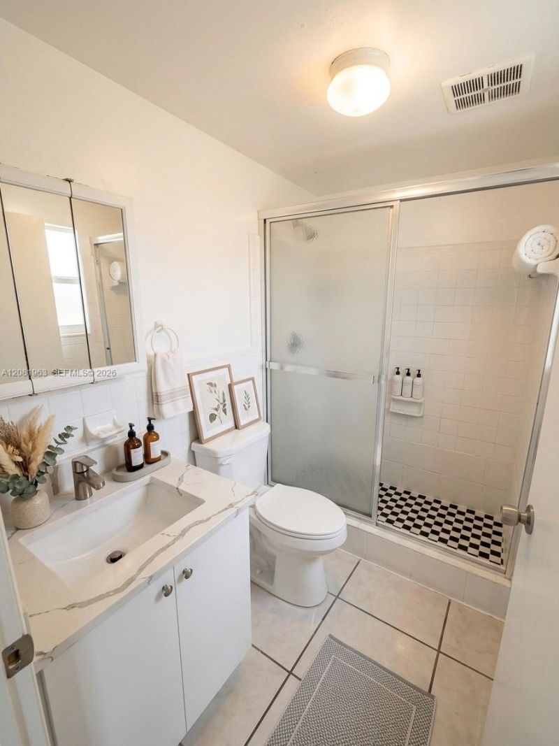 2725 W Okeechobee Rd , Unit 3, Hialeah, FL 33010 Photo