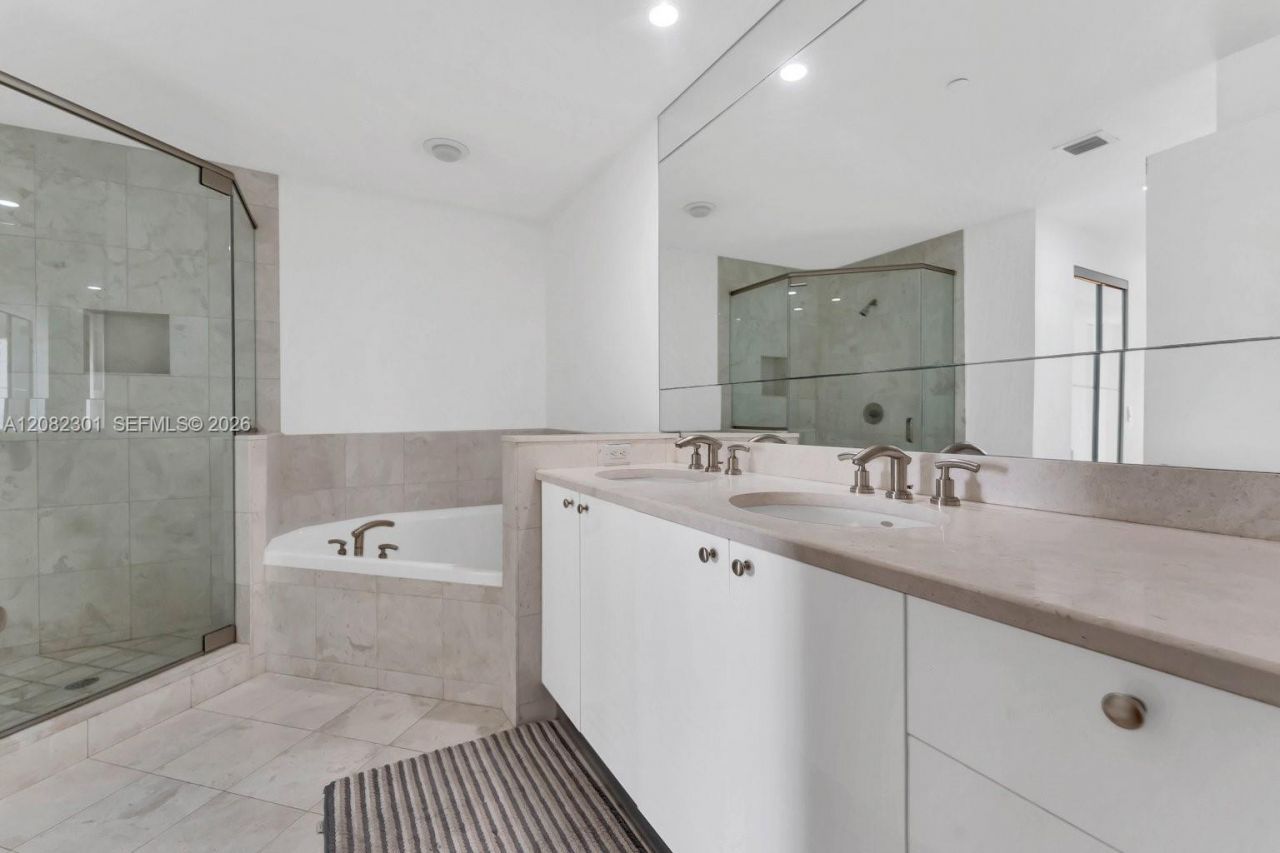 901 Brickell Key Blvd, Unit 1105, Miami, FL 33131 Photo