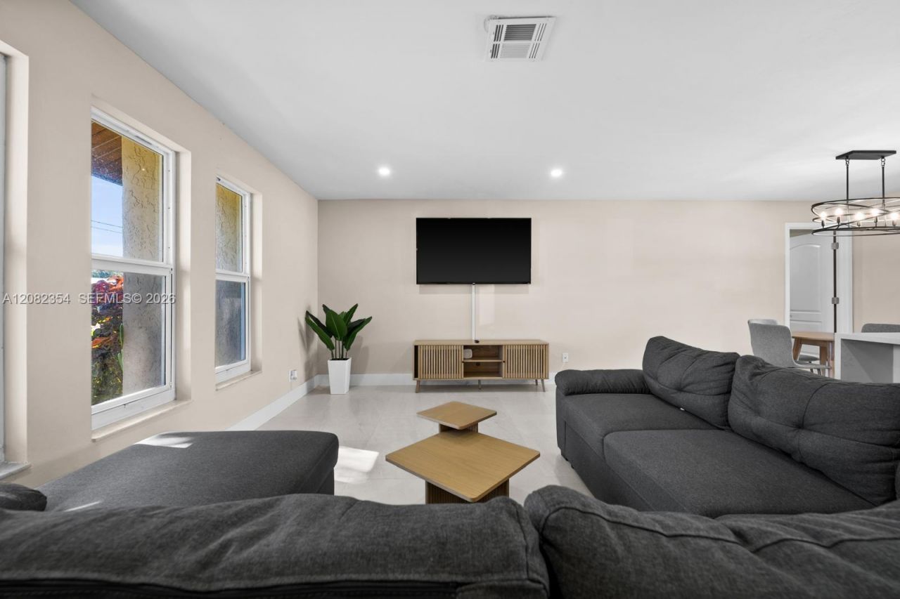 117 SE 40 Th Ter, Cape Coral, FL 33904 Photo
