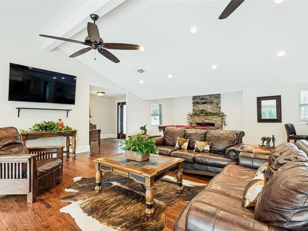 928 N Irving Heights Drive, Irving, TX 75061