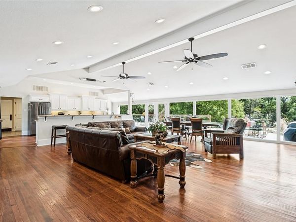 928 N Irving Heights Drive, Irving, TX 75061
