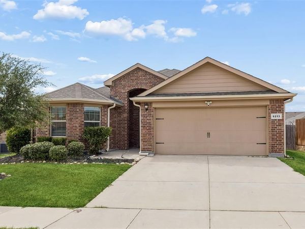 9213 Hill Topper Trail, Fort Worth, TX 76131