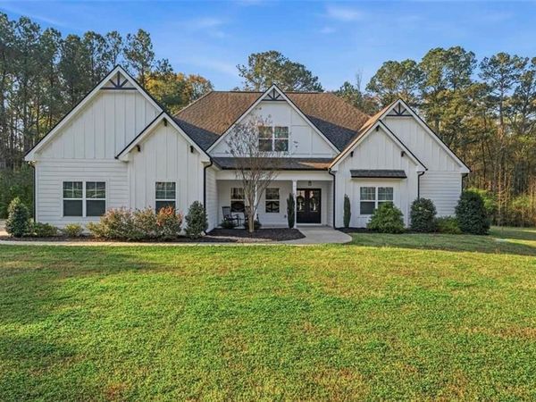 1058 Lawshe Road , Senoia, GA 30276