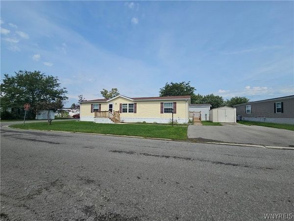 322 Evergreen Drive, Lockport, NY 14094