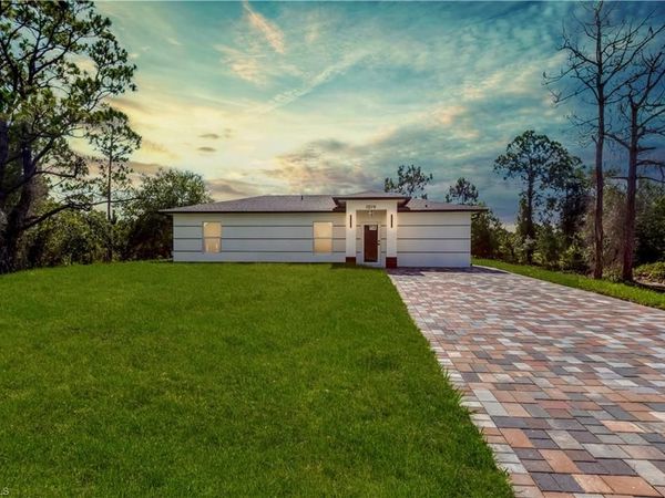 1019 Columbus BLVD S, LEHIGH ACRES, FL 33974