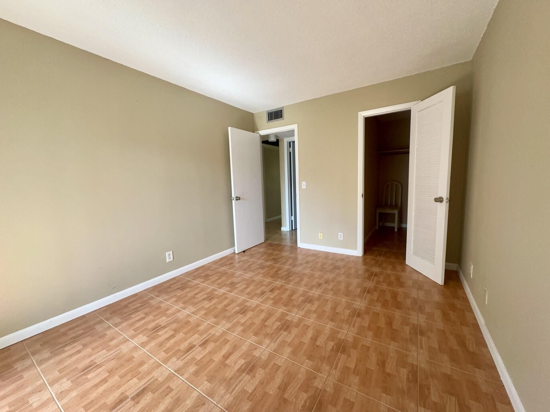 38 Cambridge B, West Palm Beach, FL 33417 Photo