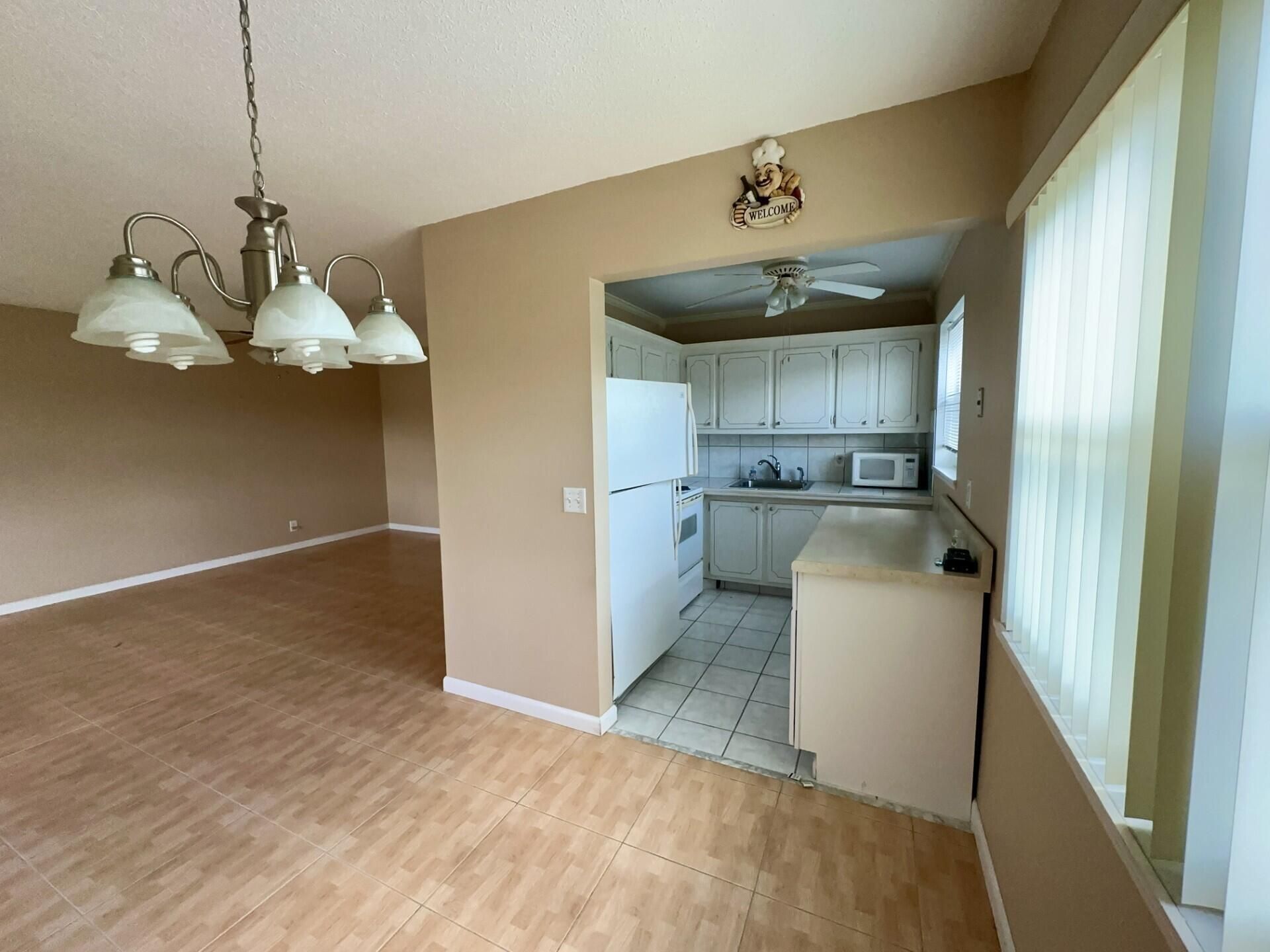 38 Cambridge B, West Palm Beach, FL 33417 Photo