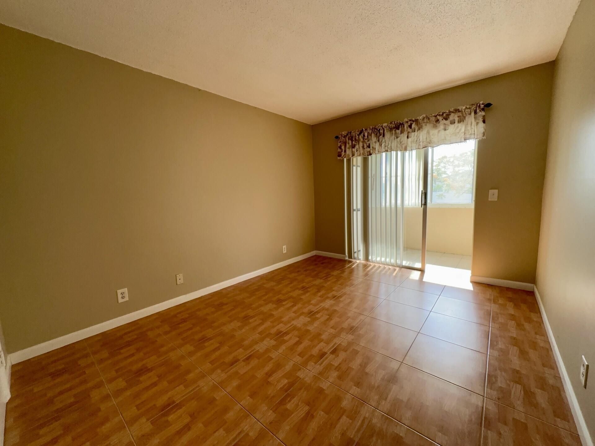 38 Cambridge B, West Palm Beach, FL 33417 Photo