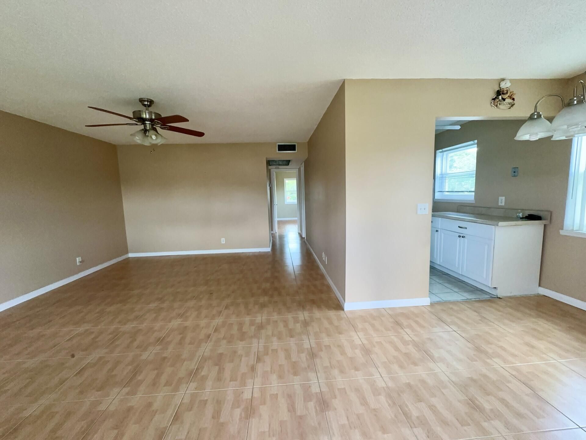 38 Cambridge B, West Palm Beach, FL 33417 Photo