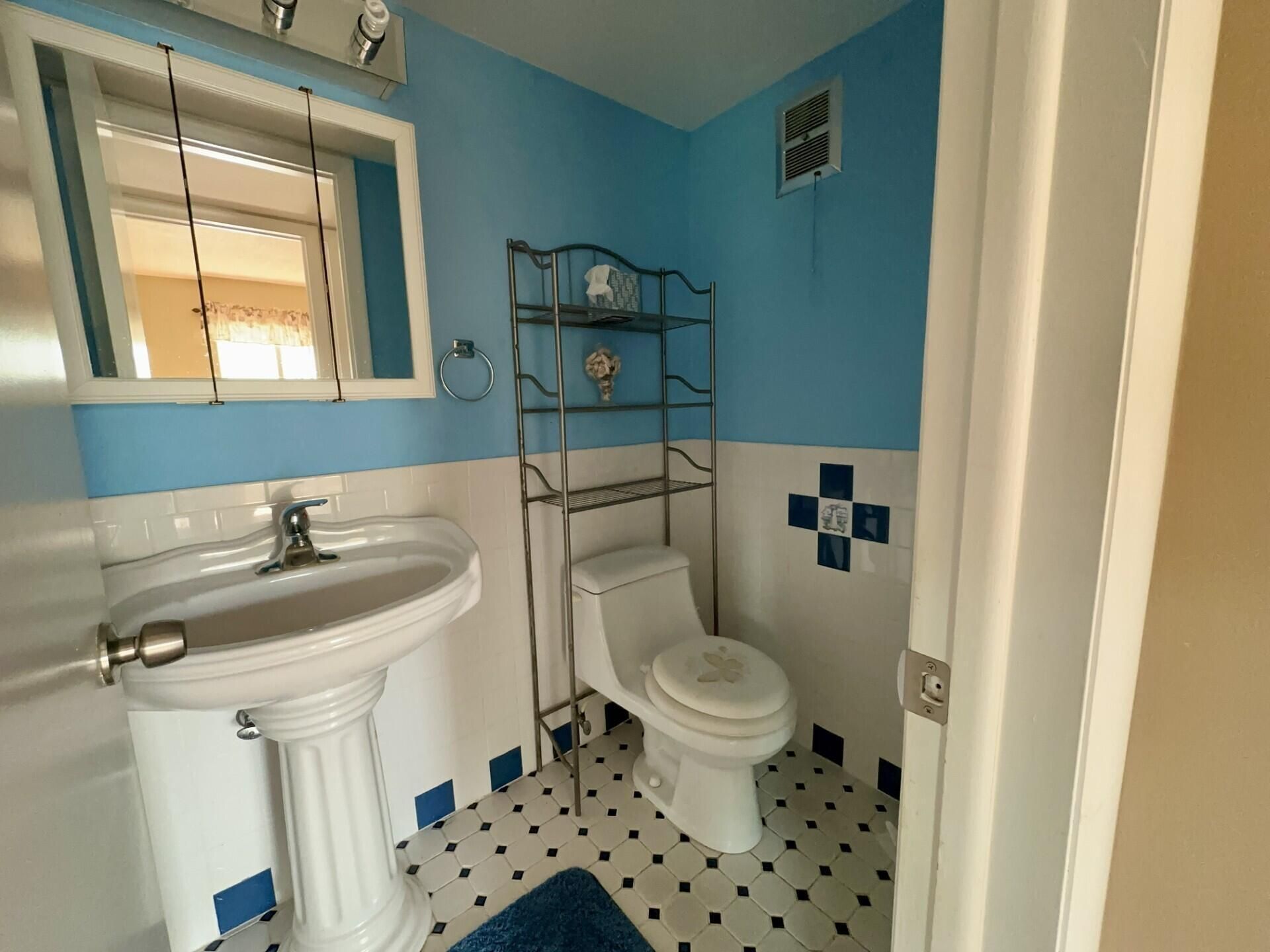 38 Cambridge B, West Palm Beach, FL 33417 Photo