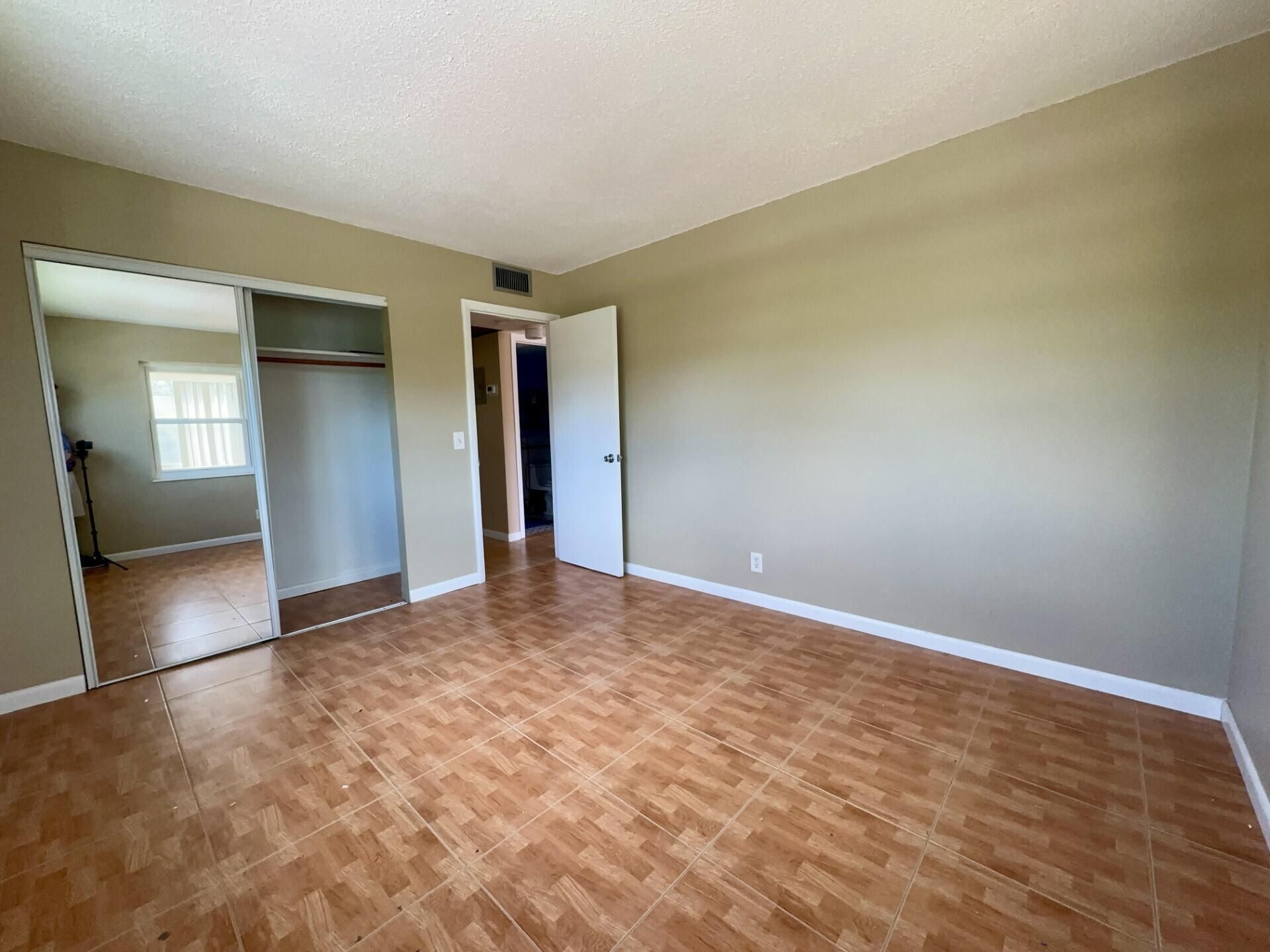 38 Cambridge B, West Palm Beach, FL 33417 Photo