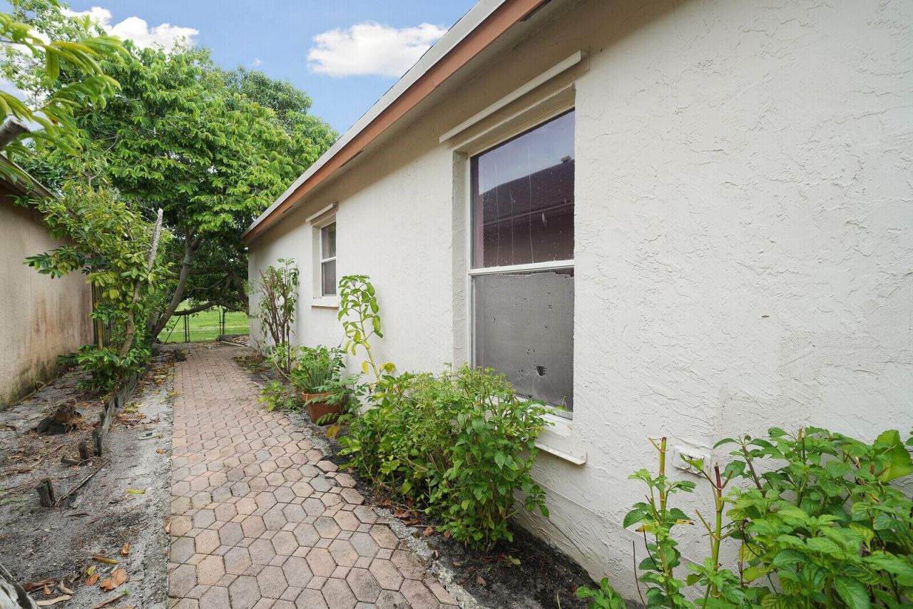 1296 Waterway Cove Drive, Wellington, FL 33414 Photo