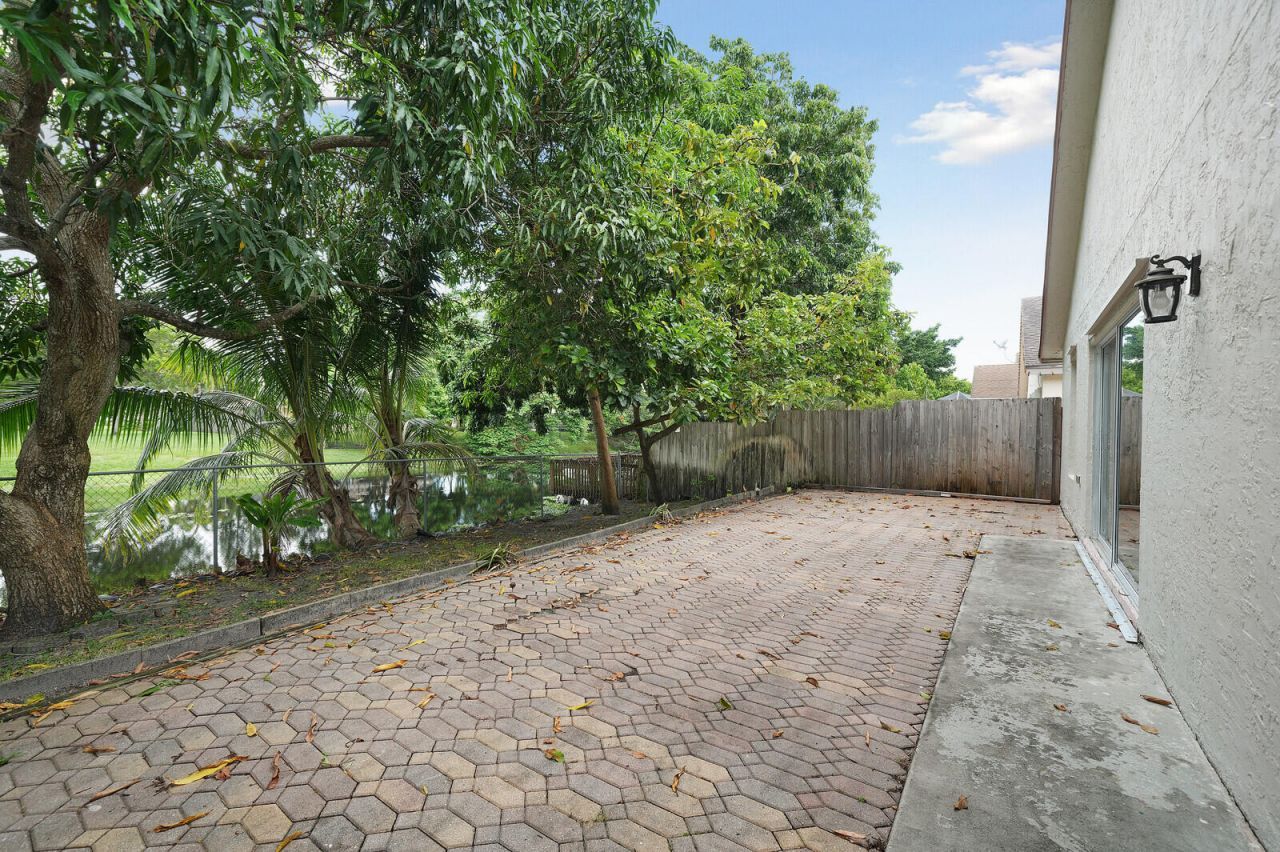 1296 Waterway Cove Drive, Wellington, FL 33414 Photo