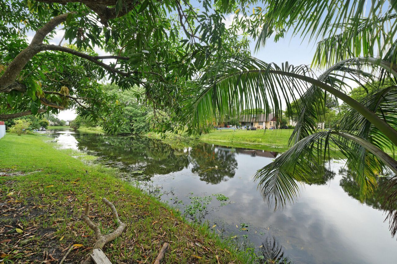 1296 Waterway Cove Drive, Wellington, FL 33414 Photo