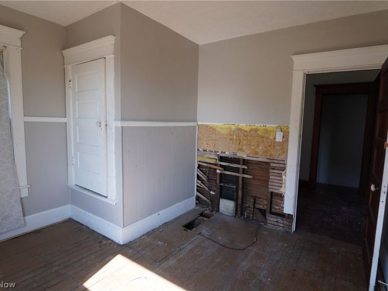 718 Clark Street, Cambridge, OH 43725 Photo 4