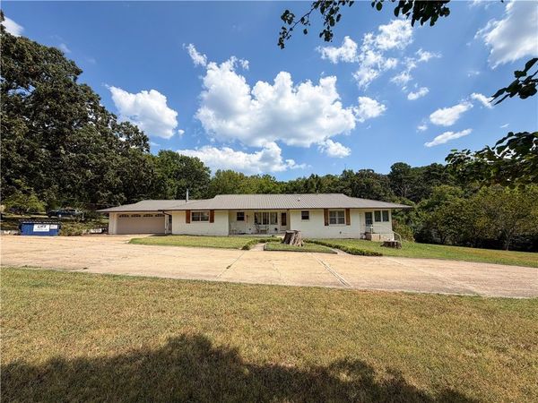 503 S Parrott Drive , Huntsville, AR 72740