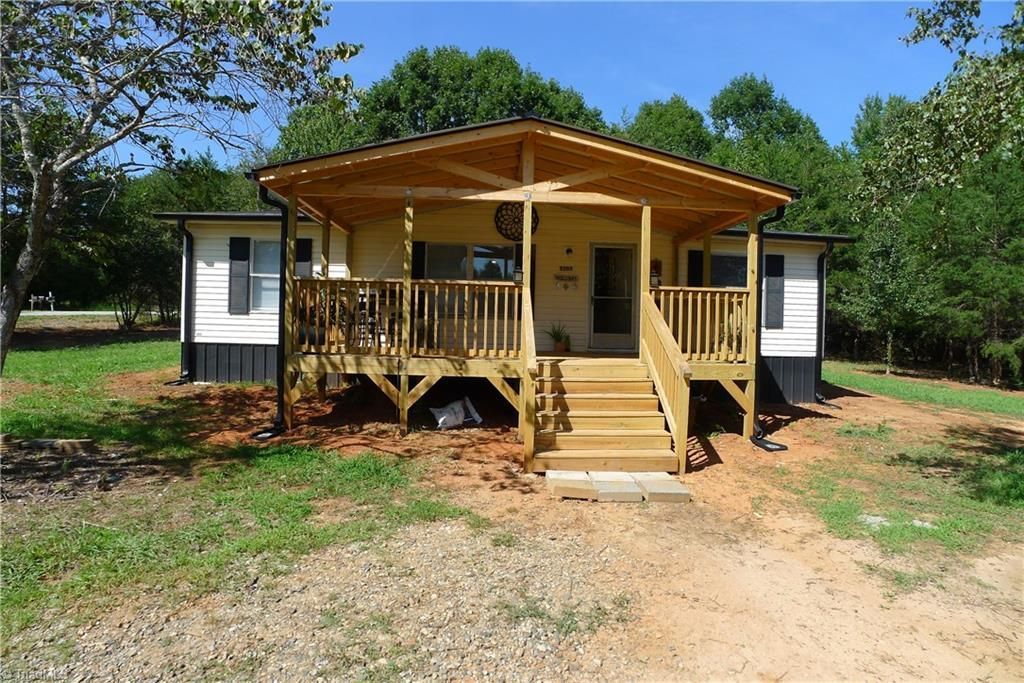 2005 Monico Lane, Yadkinville, NC 27055 Main Photo