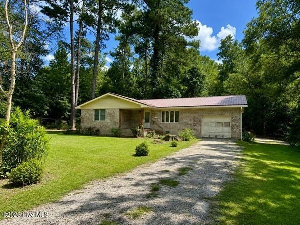371 Mill Quarters Road , Hallsboro, NC 28442