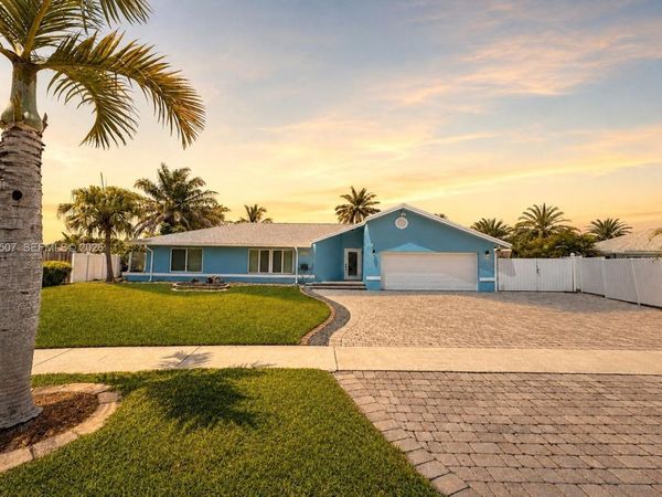 2811 SW 82nd Way , Davie, FL 33328