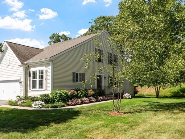136 Skyline Dr, Unit 136, Acton, MA 01720