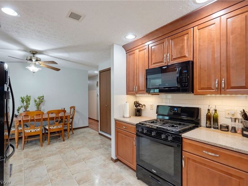 4311 Cottage Grove Road, Uniontown, OH 44685 Photo 11