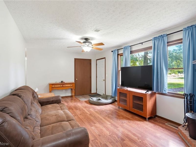 4311 Cottage Grove Road, Uniontown, OH 44685 Photo 4
