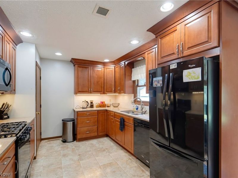 4311 Cottage Grove Road, Uniontown, OH 44685 Photo 9