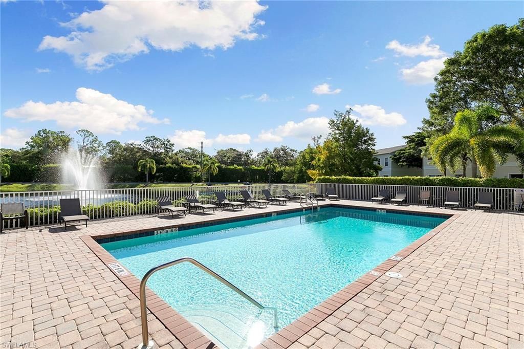 3245 Cypress Glen Way, Unit 504, Naples, FL 34109 Photo