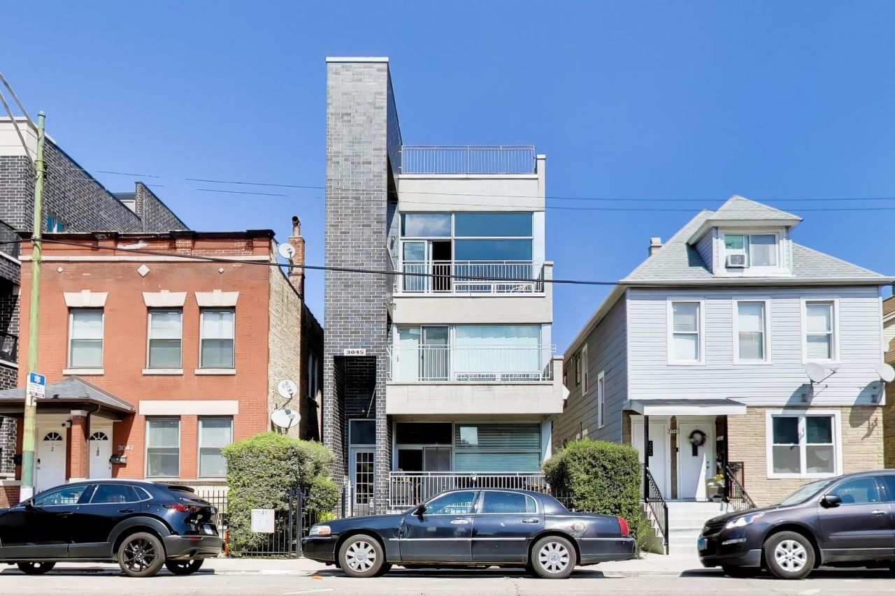 3045 N Clybourn Avenue, Unit 2, Chicago, IL 60618 Main Photo
