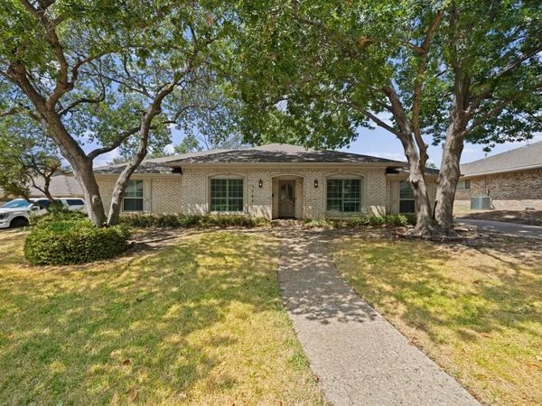 2702 Wagonwheel Drive , Carrollton, TX 75006