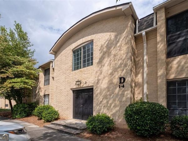 5400 Roswell Road, Unit D4, Sandy Springs, GA 30342