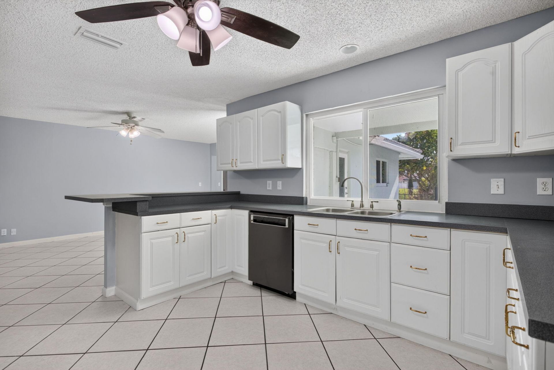 3731 NW 99th Avenue, Coral Springs, FL 33065 Photo