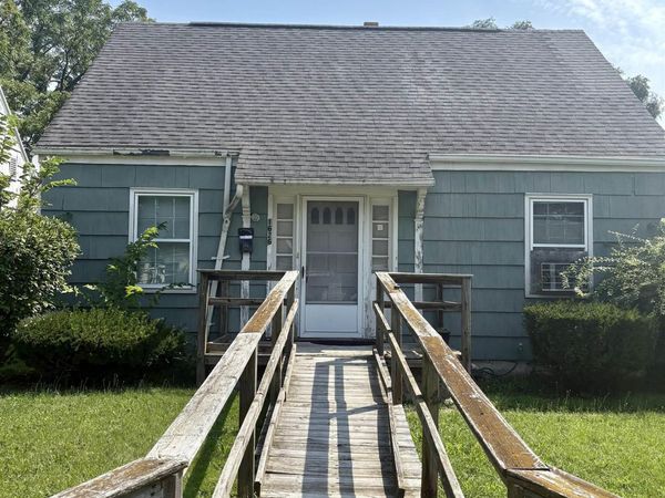 1626 Johnson Street, South Bend, IN 46628