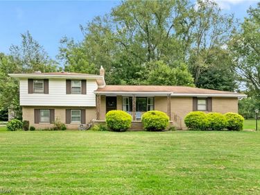 2591 Woodview Road, Uniontown, OH 44685