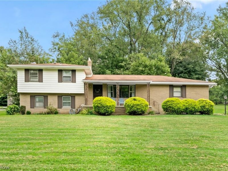 2591 Woodview Road, Uniontown, OH 44685 Photo 1