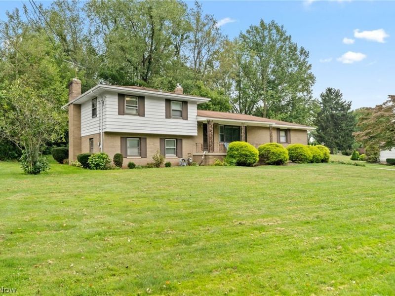 2591 Woodview Road, Uniontown, OH 44685 Photo 2