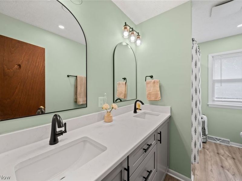 2591 Woodview Road, Uniontown, OH 44685 Photo 27