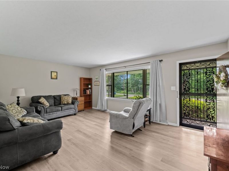 2591 Woodview Road, Uniontown, OH 44685 Photo 5