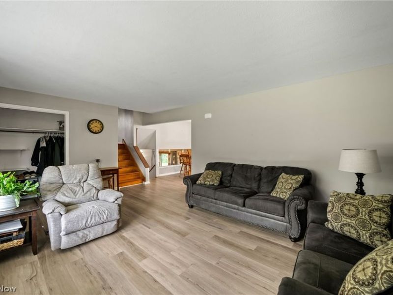 2591 Woodview Road, Uniontown, OH 44685 Photo 6