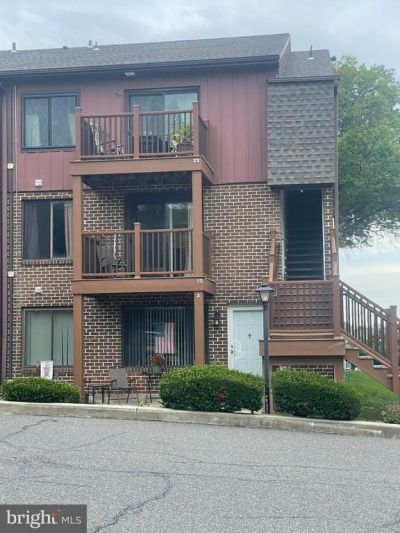 5200 HILLTOP DRIVE , BROOKHAVEN, PA 19015