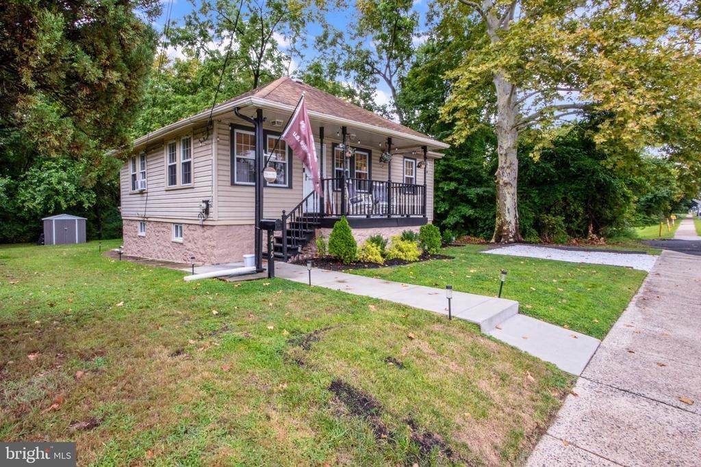 215 4TH AVENUE , ESSINGTON, PA 19029