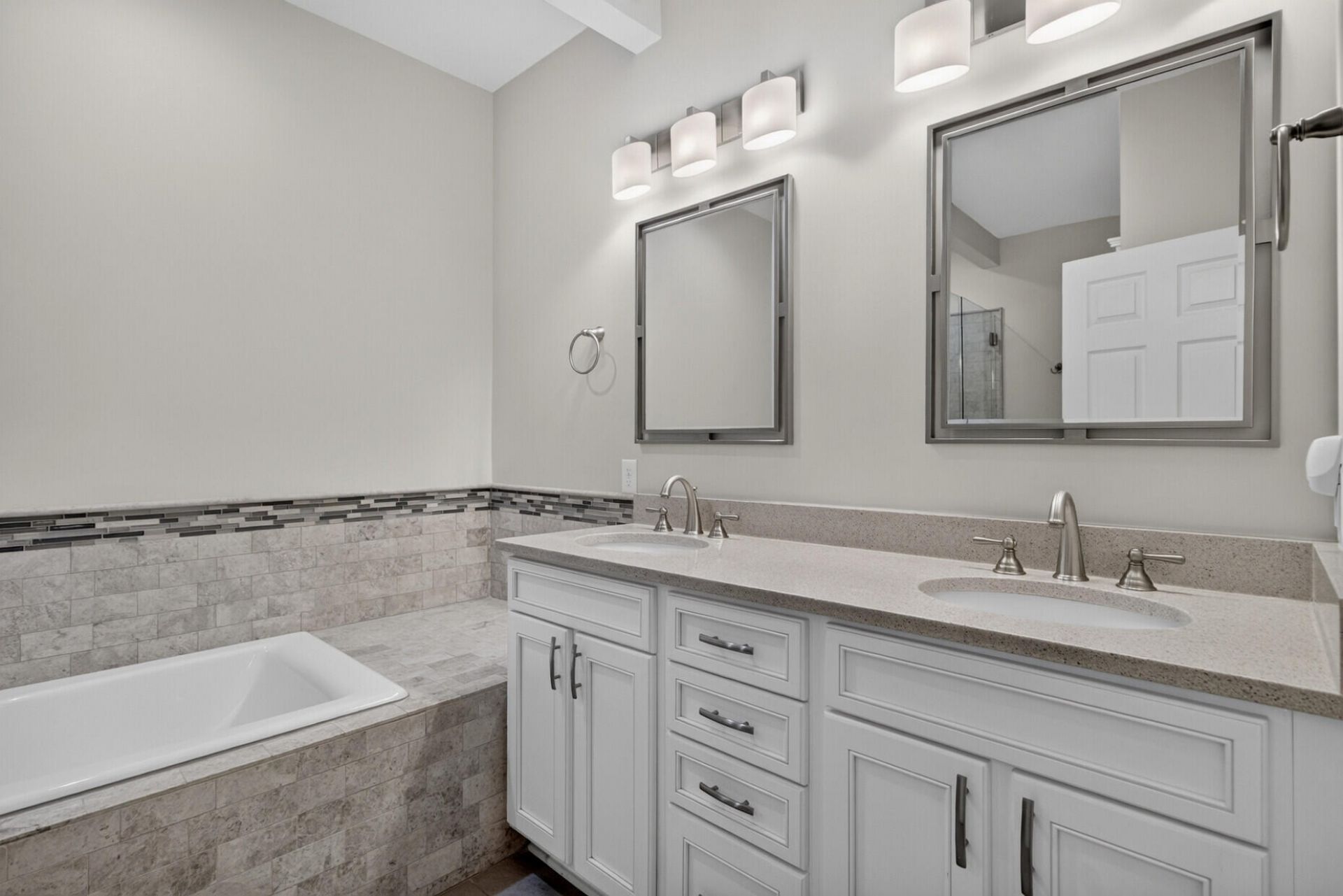 1560 Sea Palms Crescent Photo 24