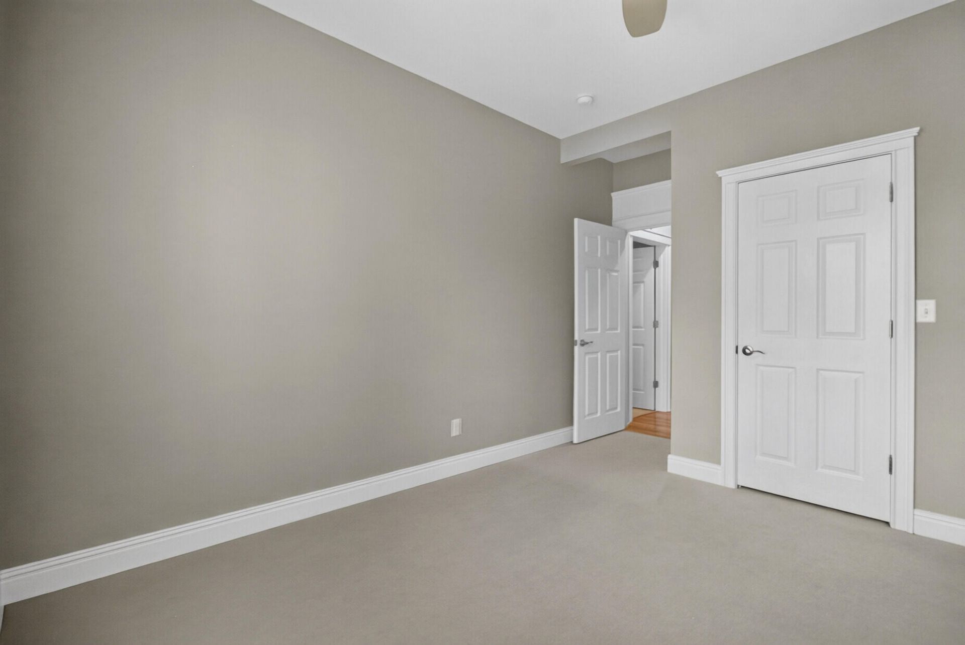 1560 Sea Palms Crescent Photo 28